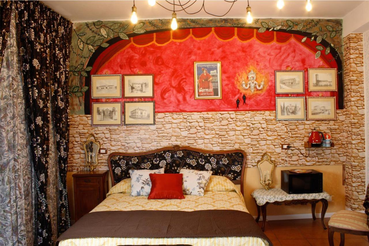 Casa Vittoria Bridge Bed and Breakfast Verona Exterior foto